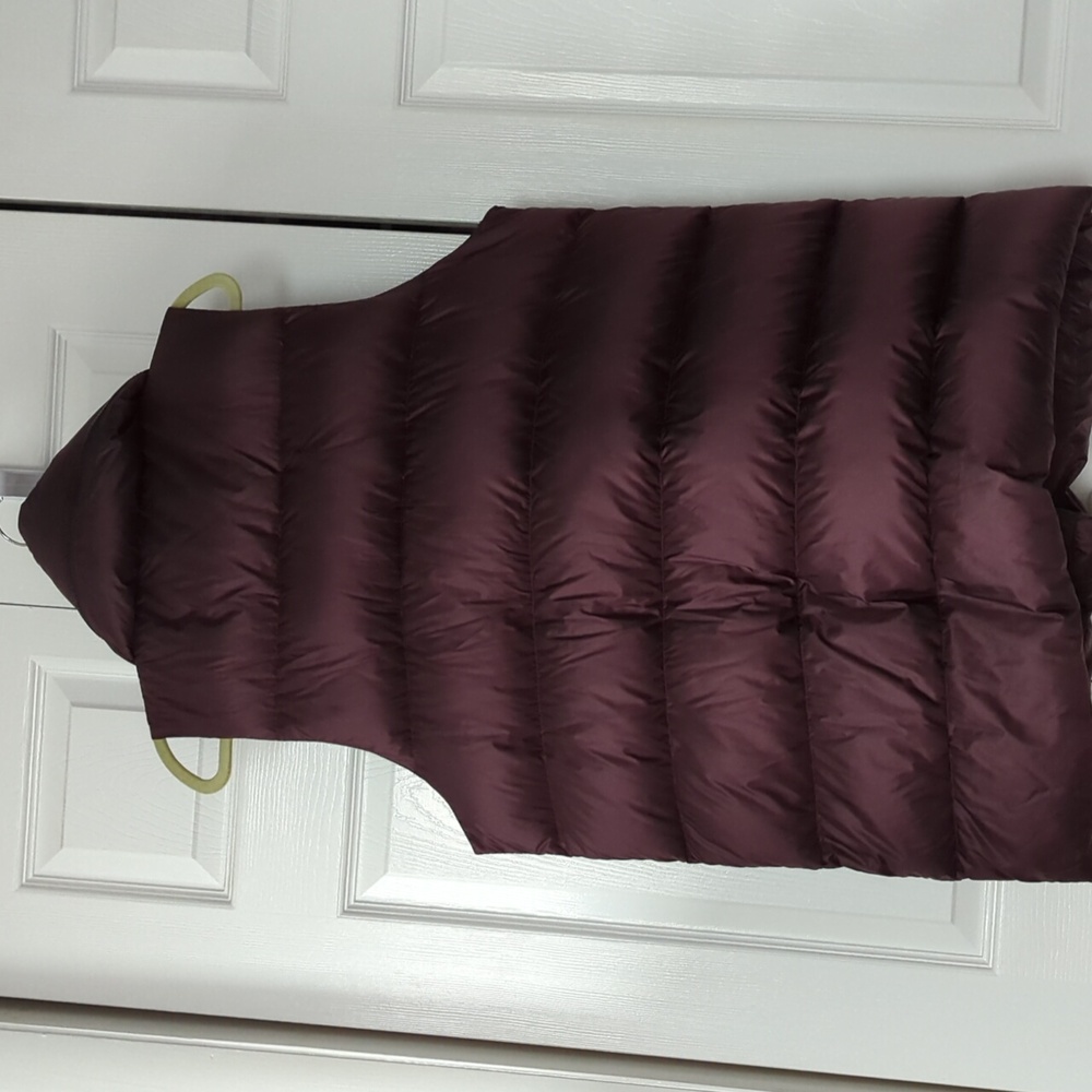 NWT! ~ATHLETA~ BURGUNDY HAVEN DOWN PUFFER VEST-L - Picture 11 of 15